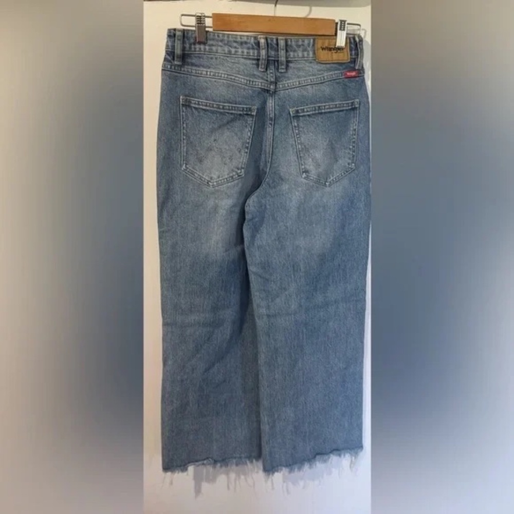 WRANGLER X URBAN OUTFITTERS - Hi Bells Light Blue Wash Jeans Size 28 - Picture 3 of 11